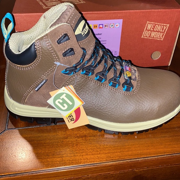 NWT- Avenger- Breaker waterproof work boots - Picture 3 of 4